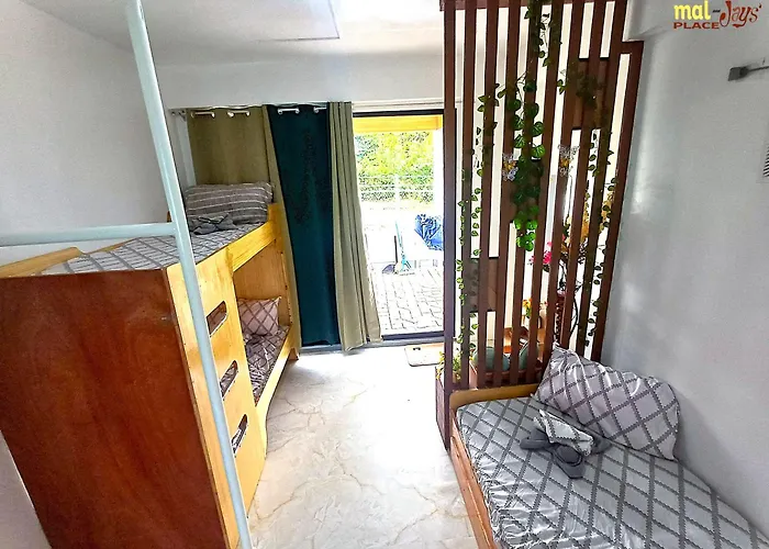 Mal-jays' Place * Badian
