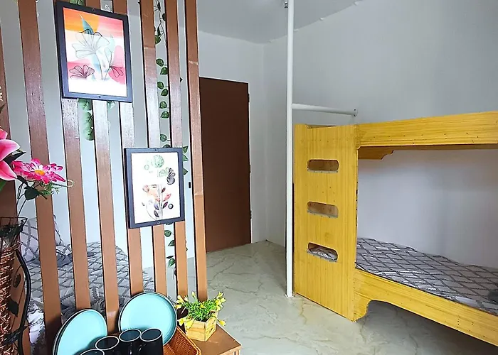 Mal-jays' Place * Badian